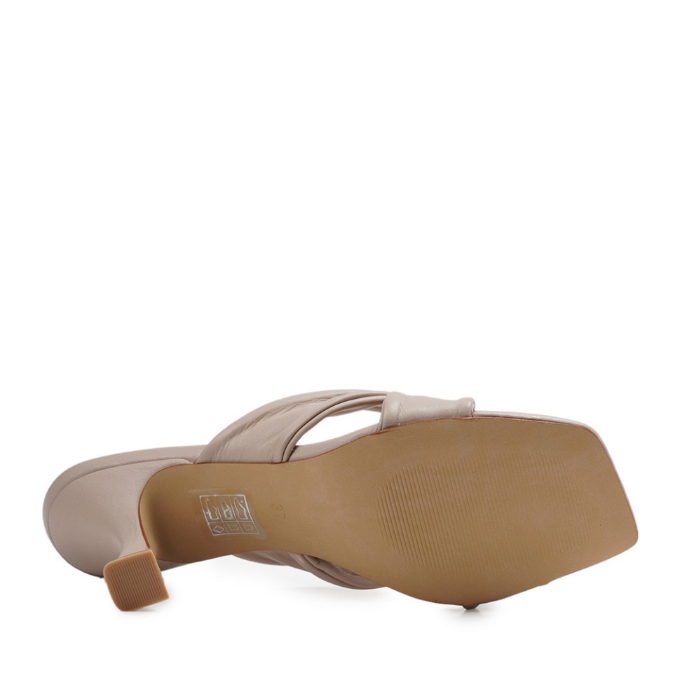 Zeytuk Bej Klasik Deri Kadın Terlik 