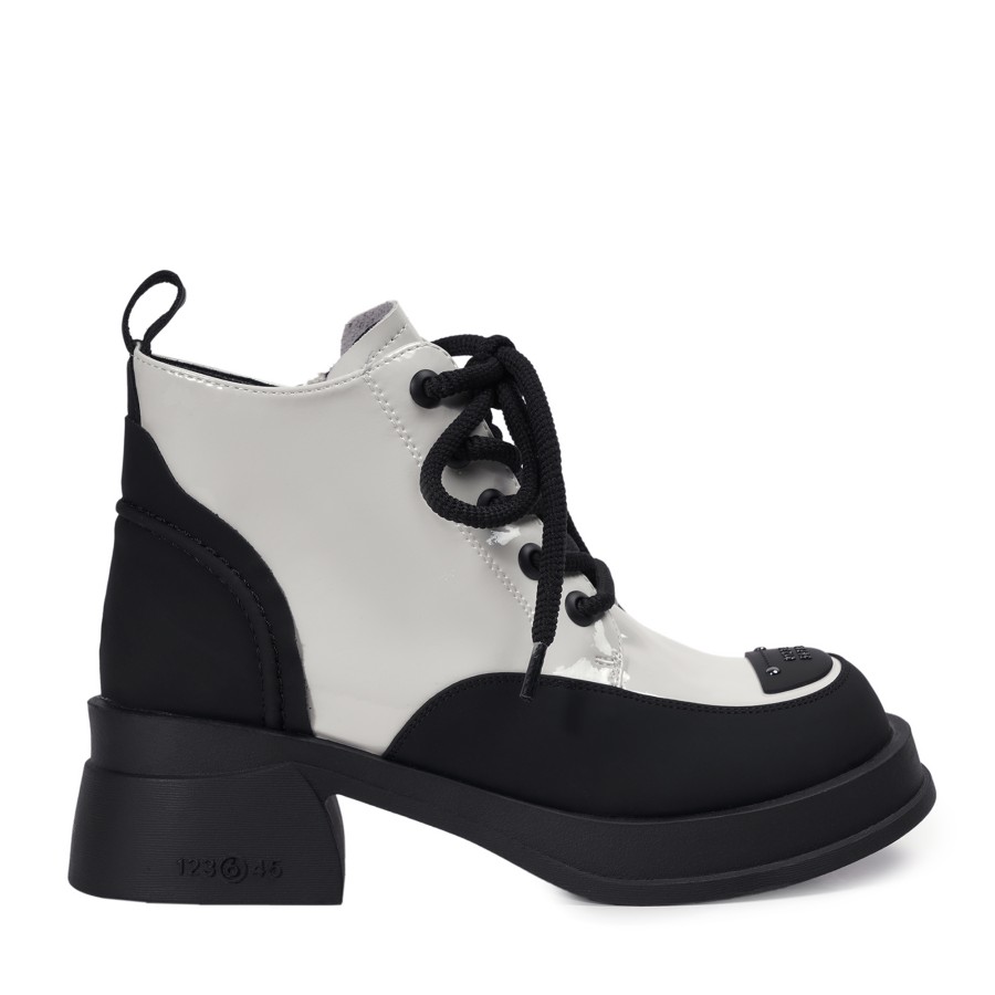 Zeytuk Siyah-Beyaz Casual Rugan Deri Kadın Bot