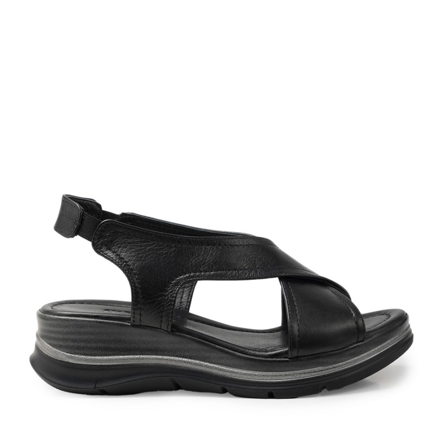 Zeytuk Siyah Hakiki Deri Kadın Sandalet  