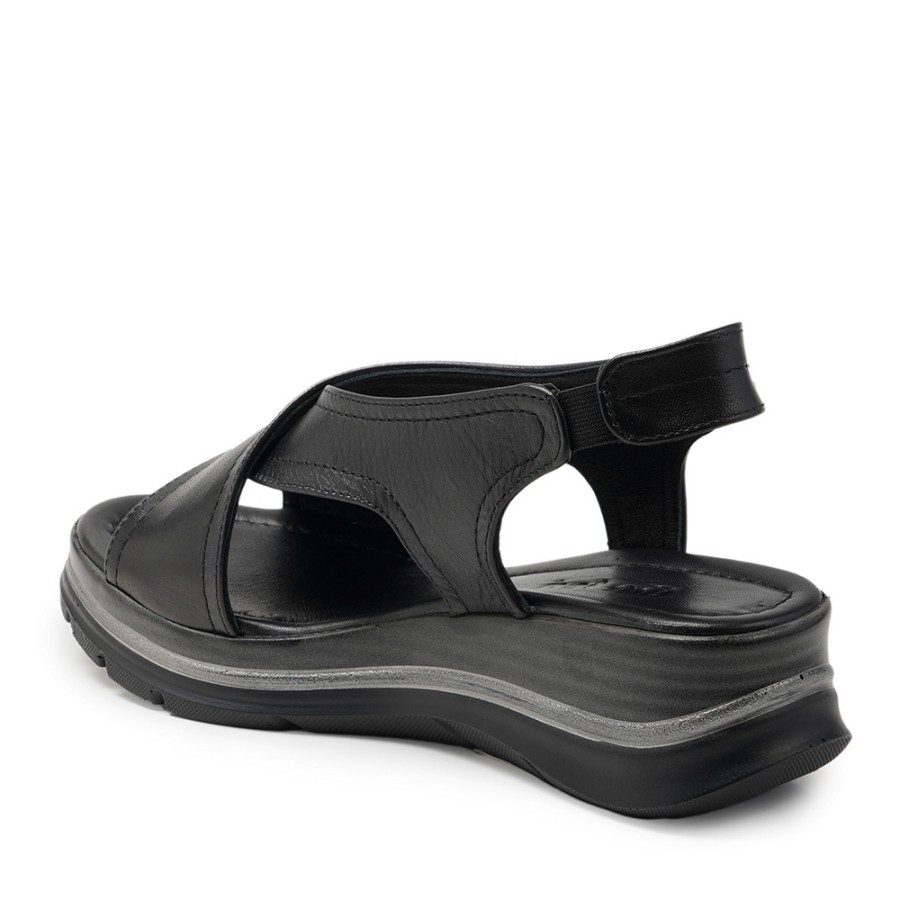 Zeytuk Siyah Hakiki Deri Kadın Sandalet  