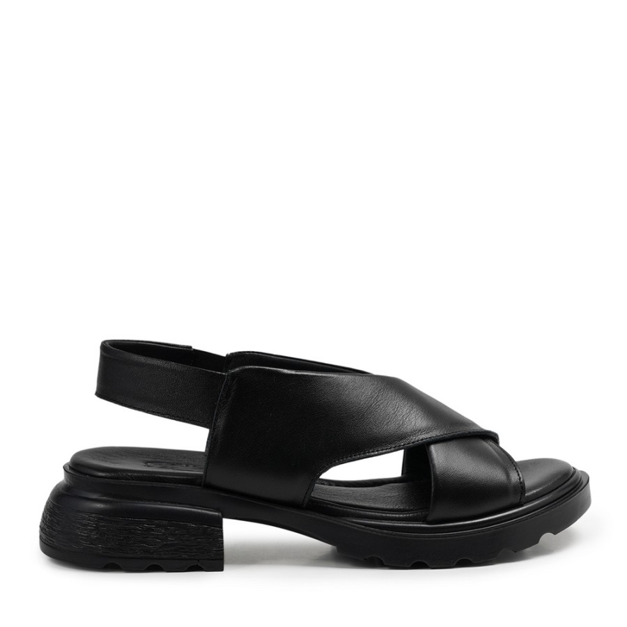 Zeytuk Siyah Hakiki Deri Kadın Sandalet  