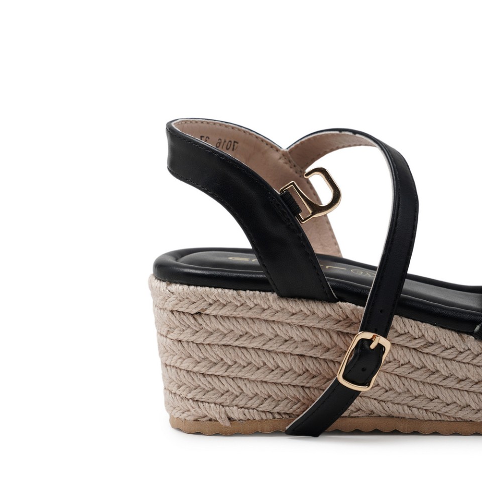 Zeytuk Siyah Hakiki Deri Kadın Sandalet  